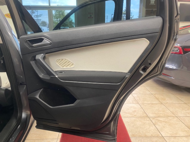 Vehicle image 10 of 25