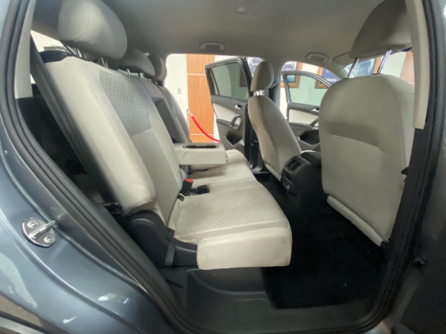 Vehicle image 13 of 25