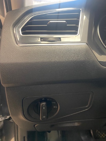 Vehicle image 18 of 25