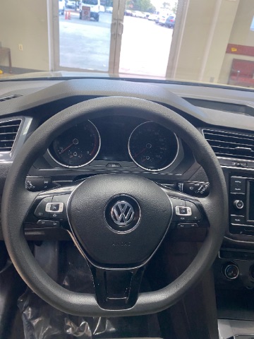 Vehicle image 17 of 25