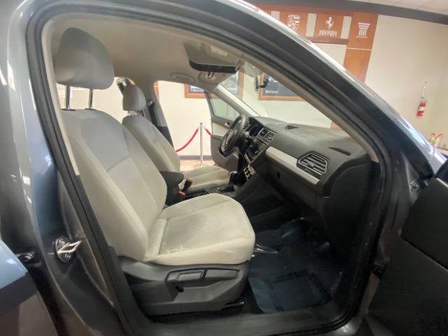 Vehicle image 15 of 25