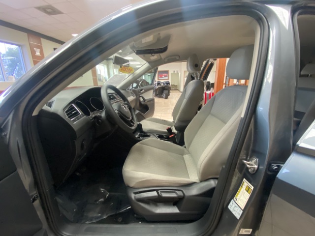 Vehicle image 16 of 25