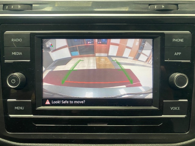 Vehicle image 19 of 25