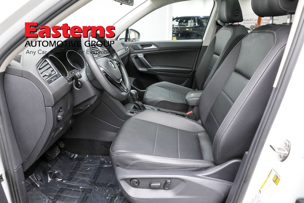 Vehicle image 44 of 62