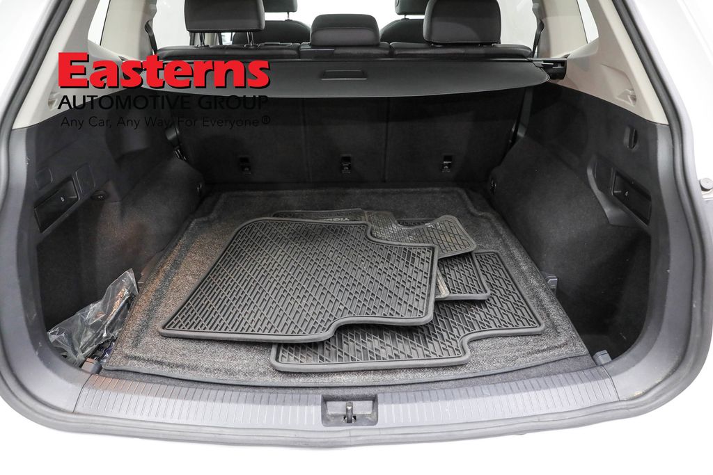 Vehicle image 39 of 62