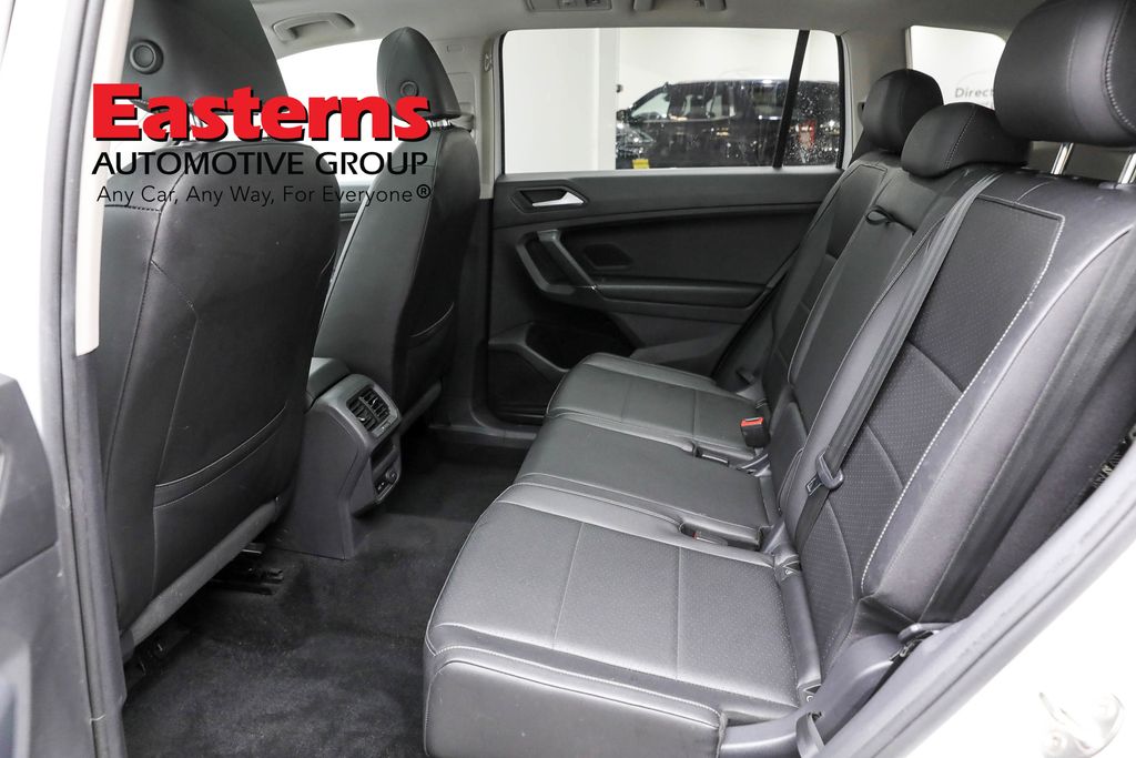 Vehicle image 50 of 62