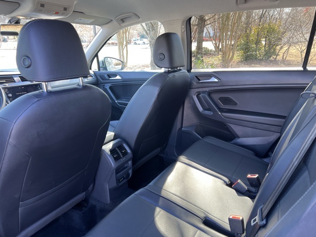Vehicle image 15 of 34