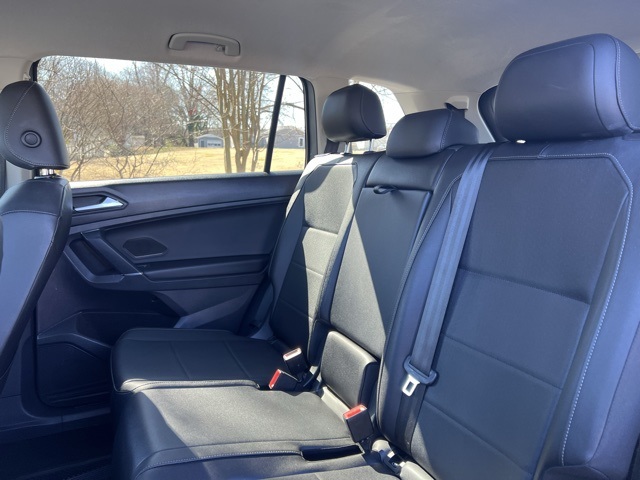 Vehicle image 16 of 34