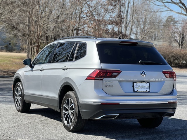 Vehicle image 8 of 34