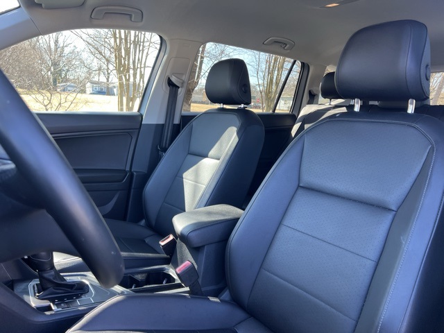 Vehicle image 13 of 34