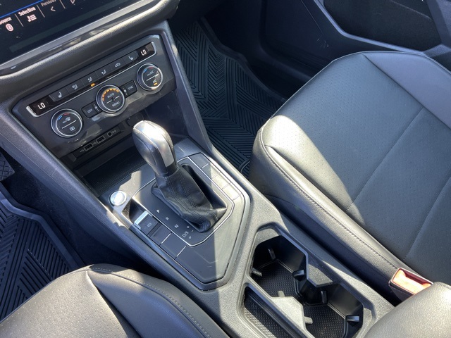 Vehicle image 31 of 34