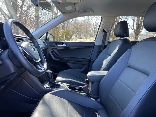 Vehicle image 12 of 34