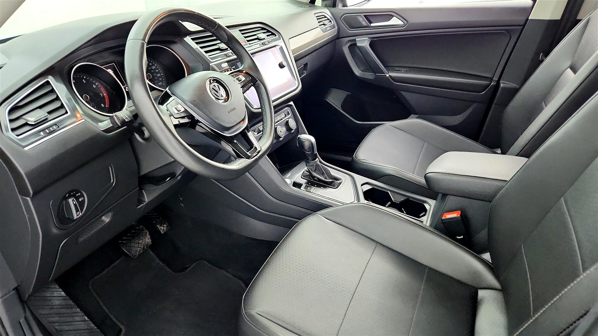 Vehicle image 18 of 47
