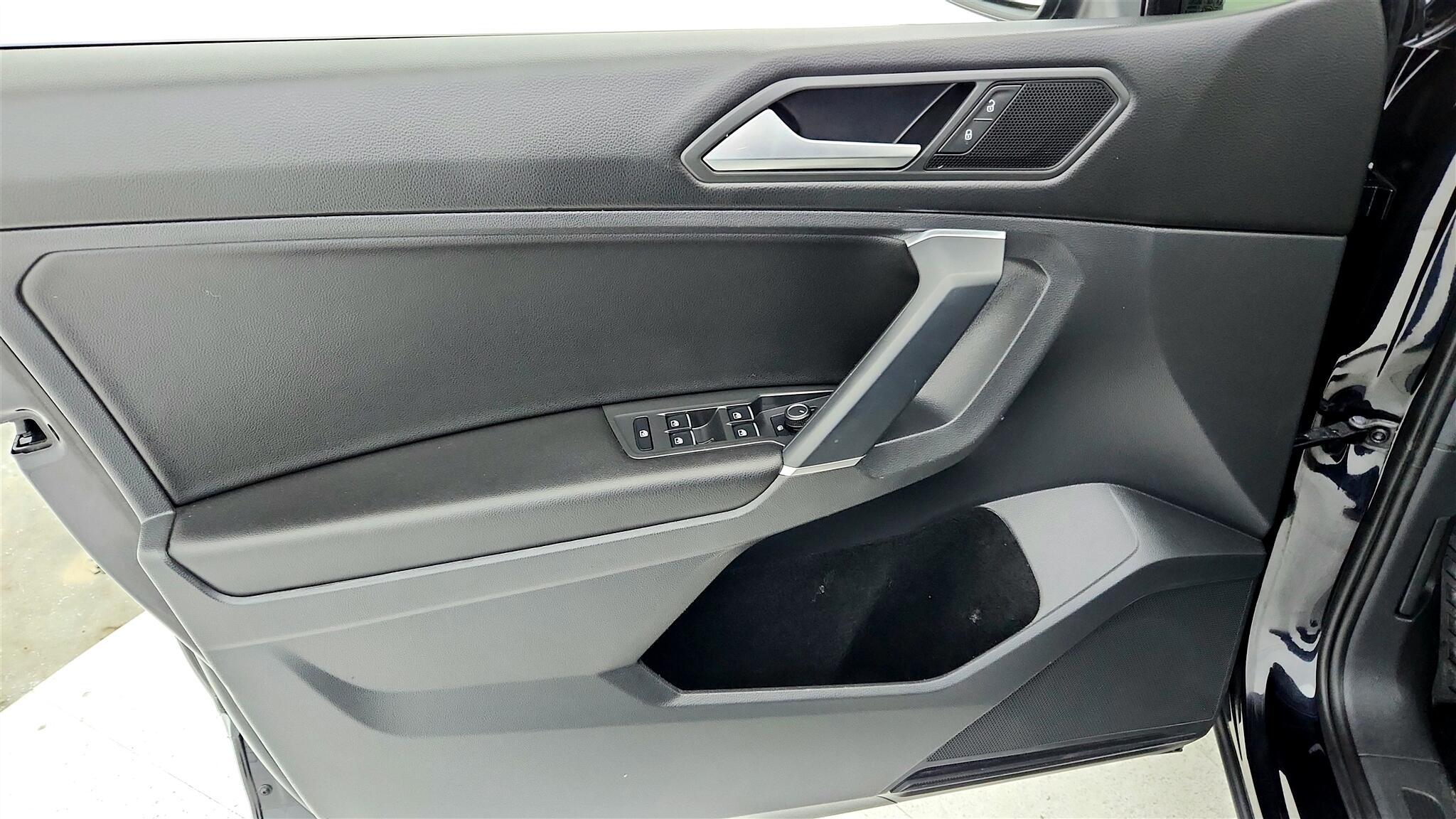 Vehicle image 36 of 47