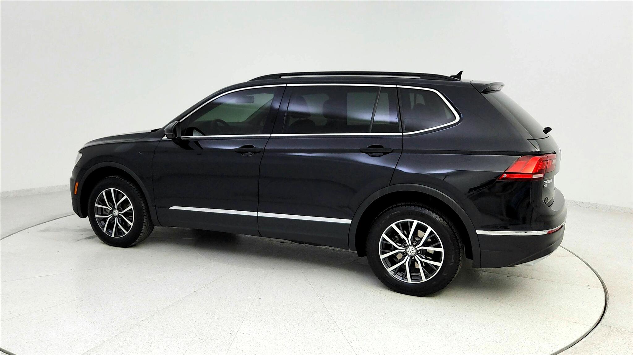 Vehicle image 6 of 47