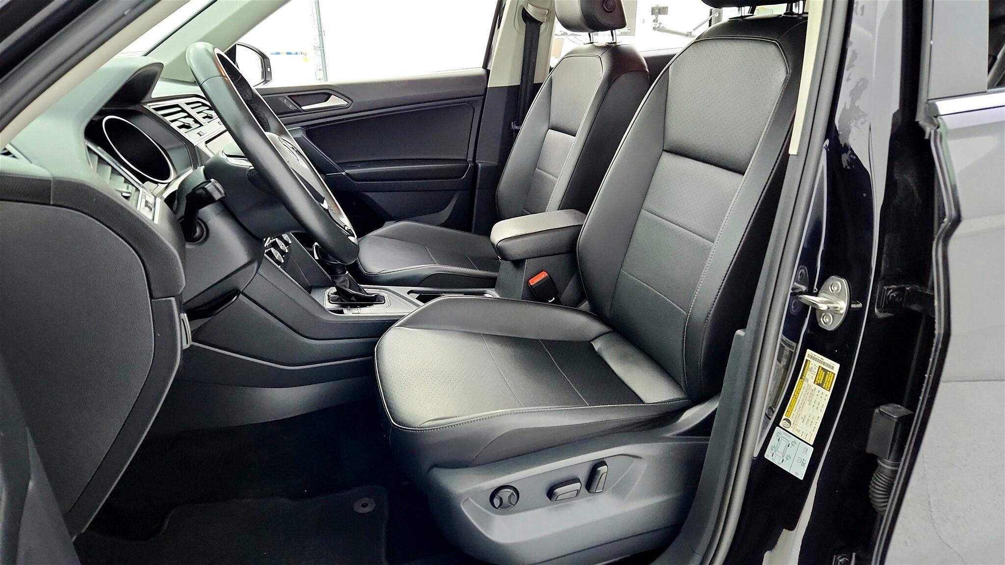 Vehicle image 19 of 47