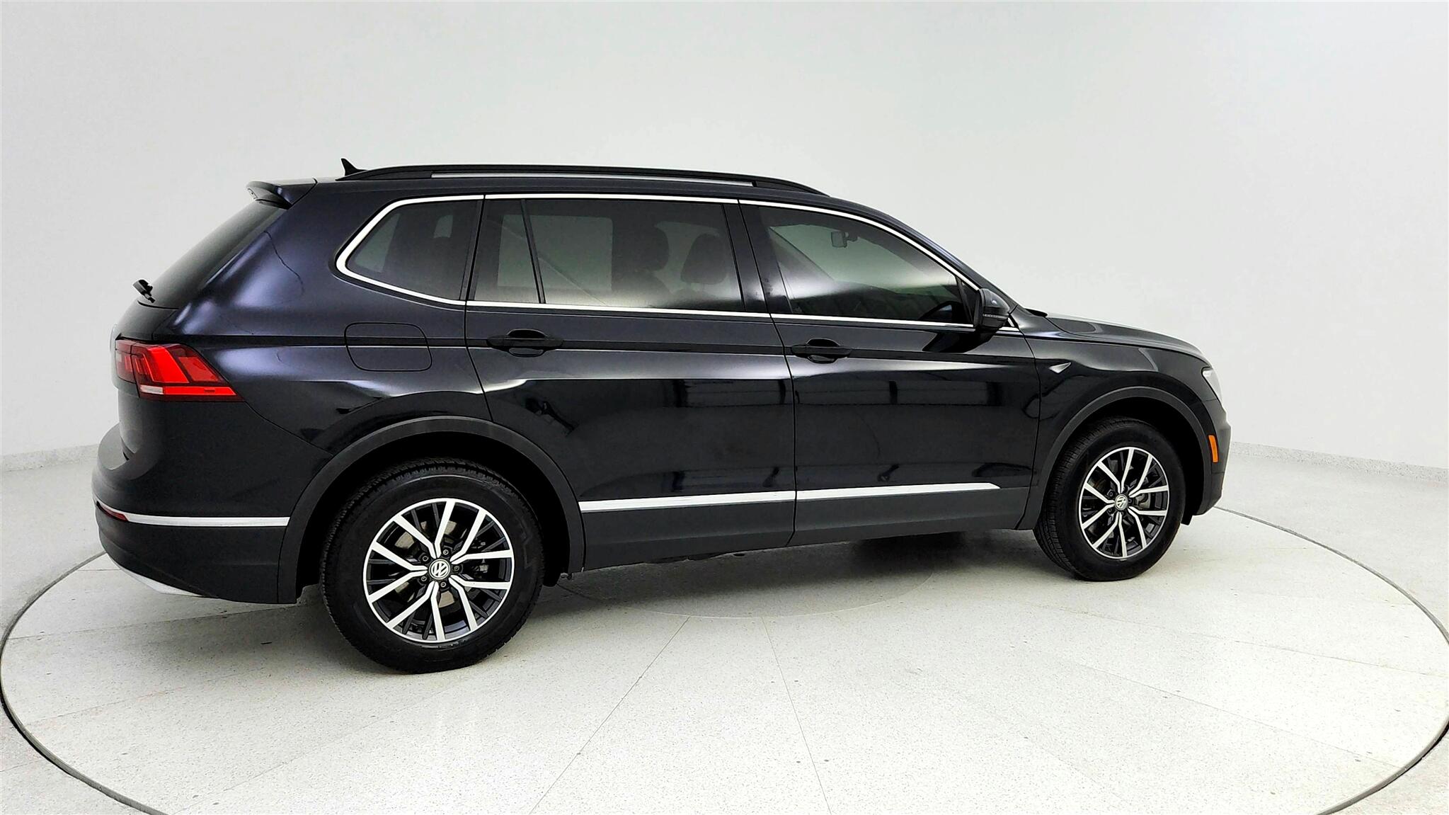 Vehicle image 3 of 47