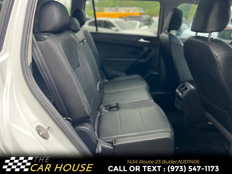 Vehicle image 23 of 35