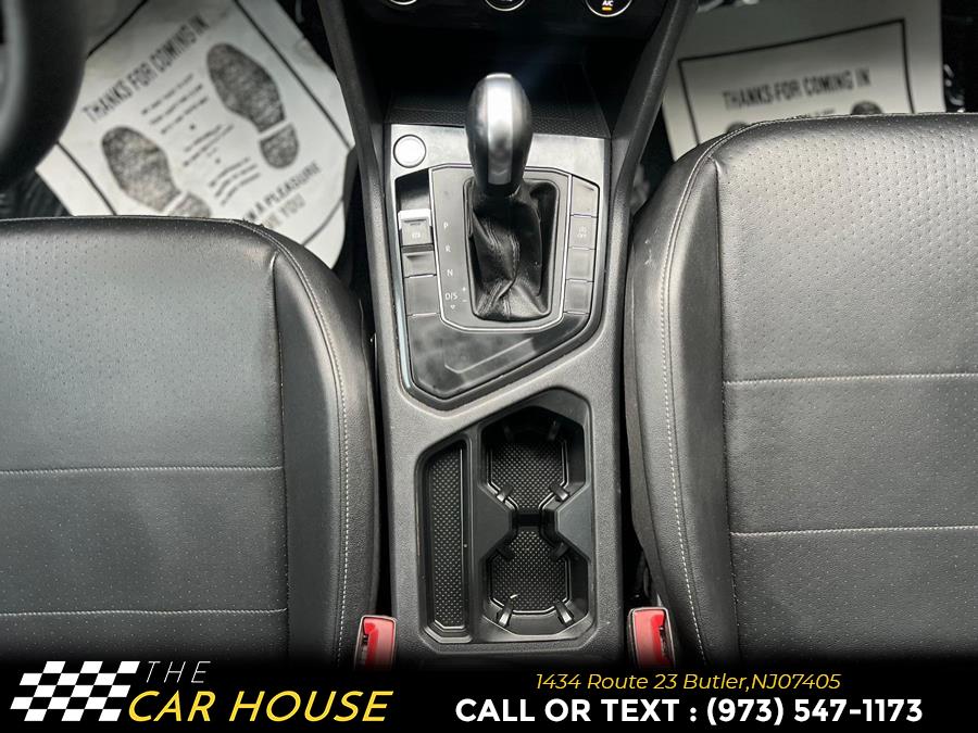Vehicle image 32 of 35