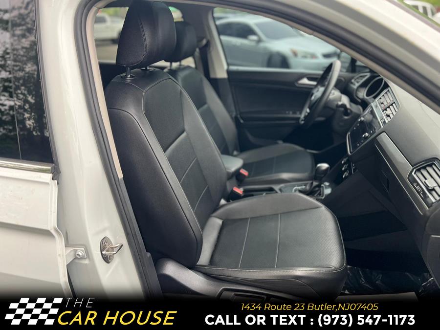Vehicle image 25 of 35