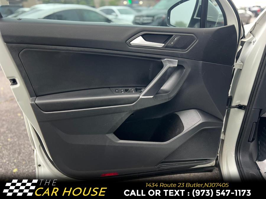 Vehicle image 17 of 35