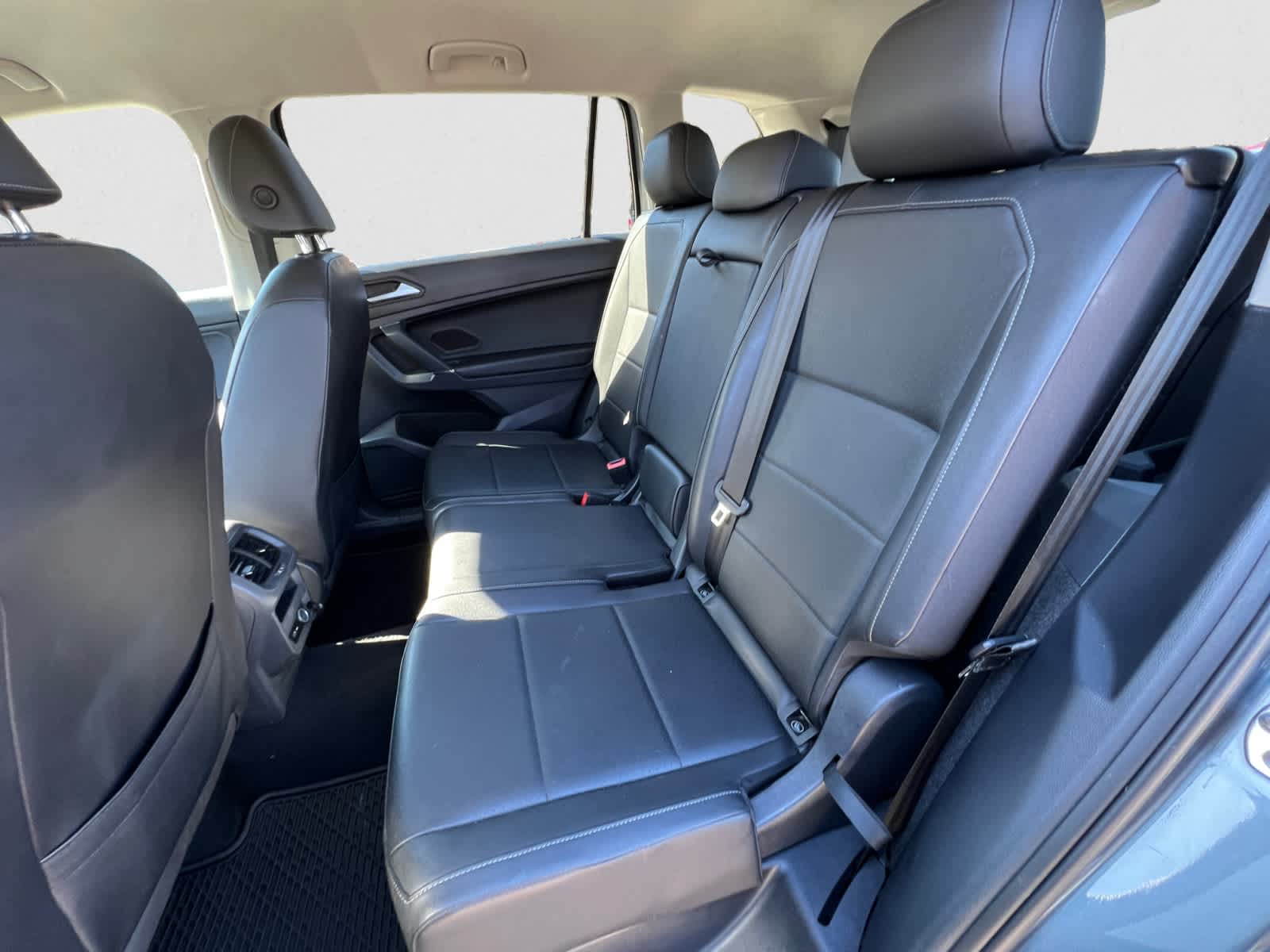 Vehicle image 11 of 22