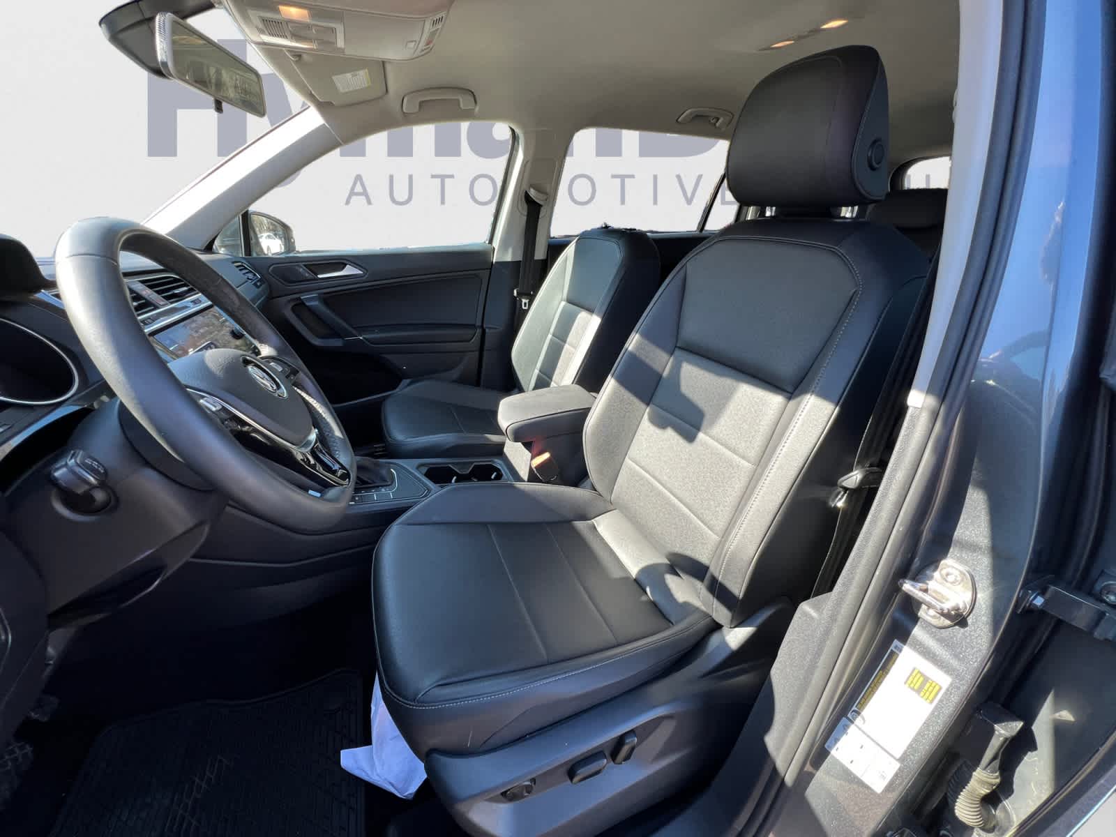 Vehicle image 17 of 22