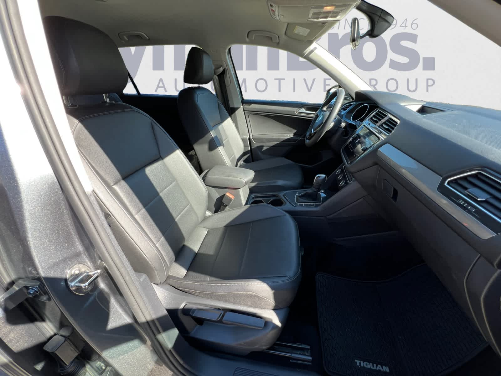 Vehicle image 16 of 22
