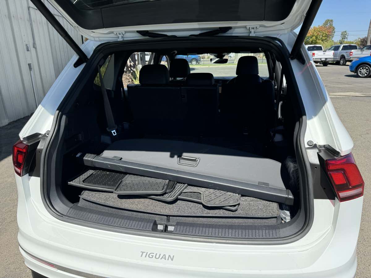 Vehicle image 22 of 48