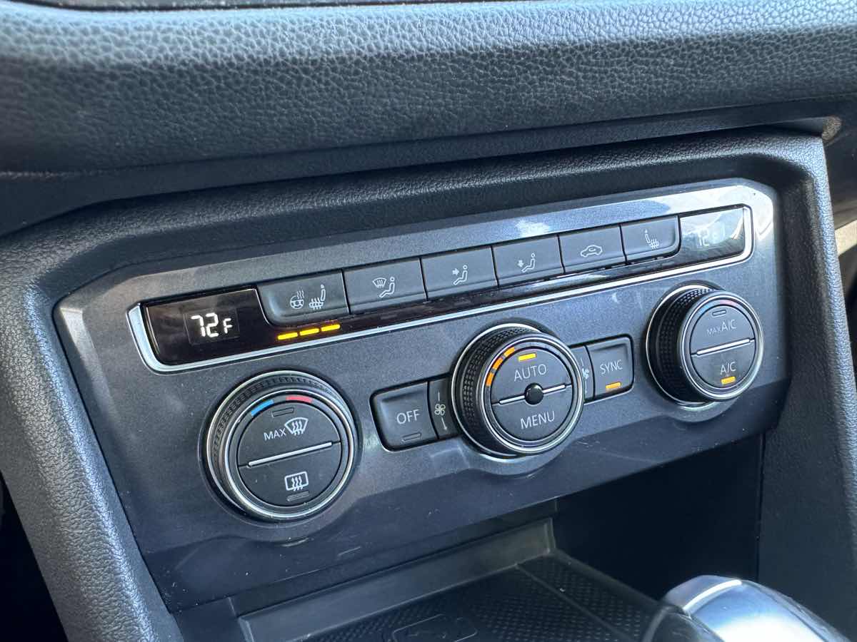 Vehicle image 36 of 48