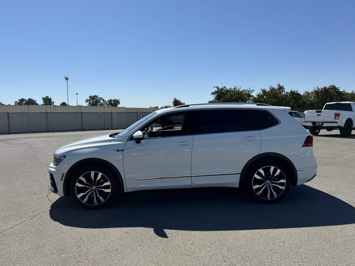 Vehicle image 2 of 48