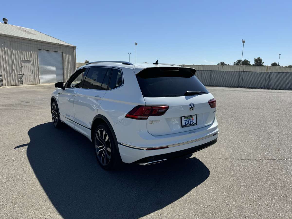 Vehicle image 11 of 48