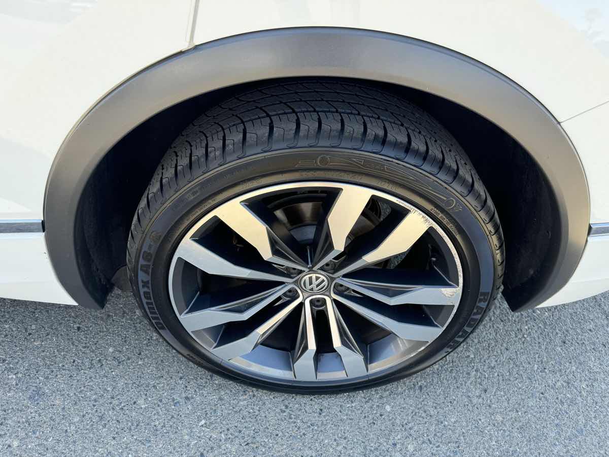 Vehicle image 44 of 48