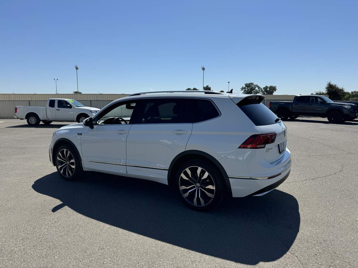 Vehicle image 8 of 48