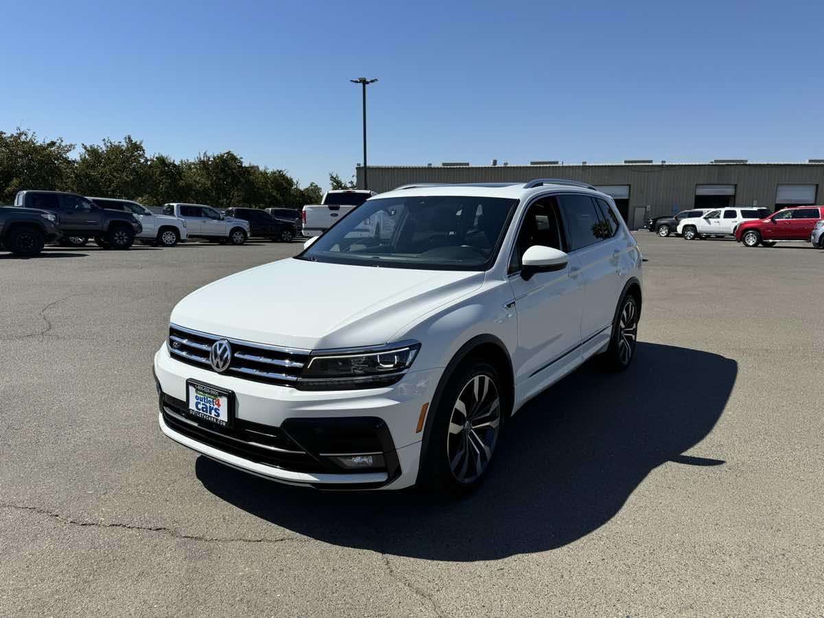 Vehicle image 10 of 48