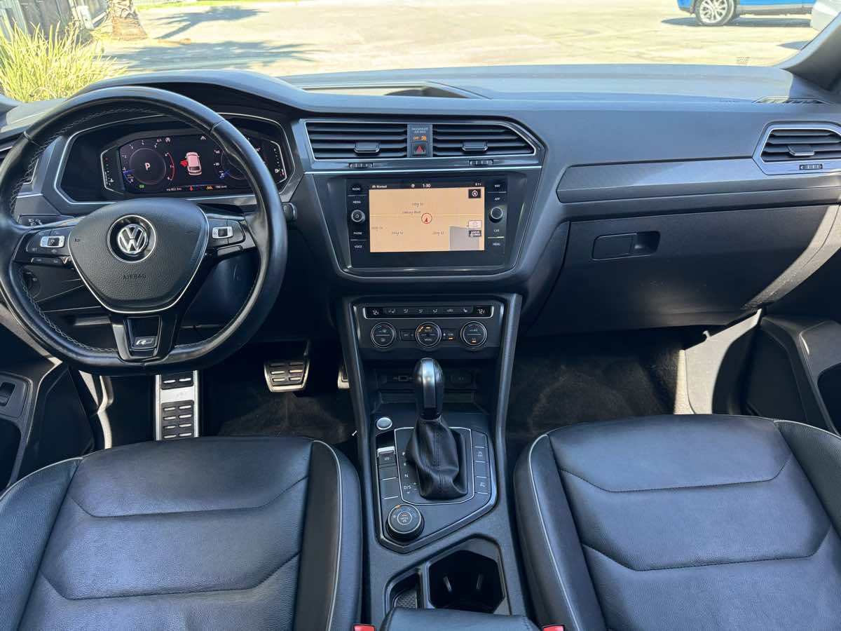 Vehicle image 28 of 48