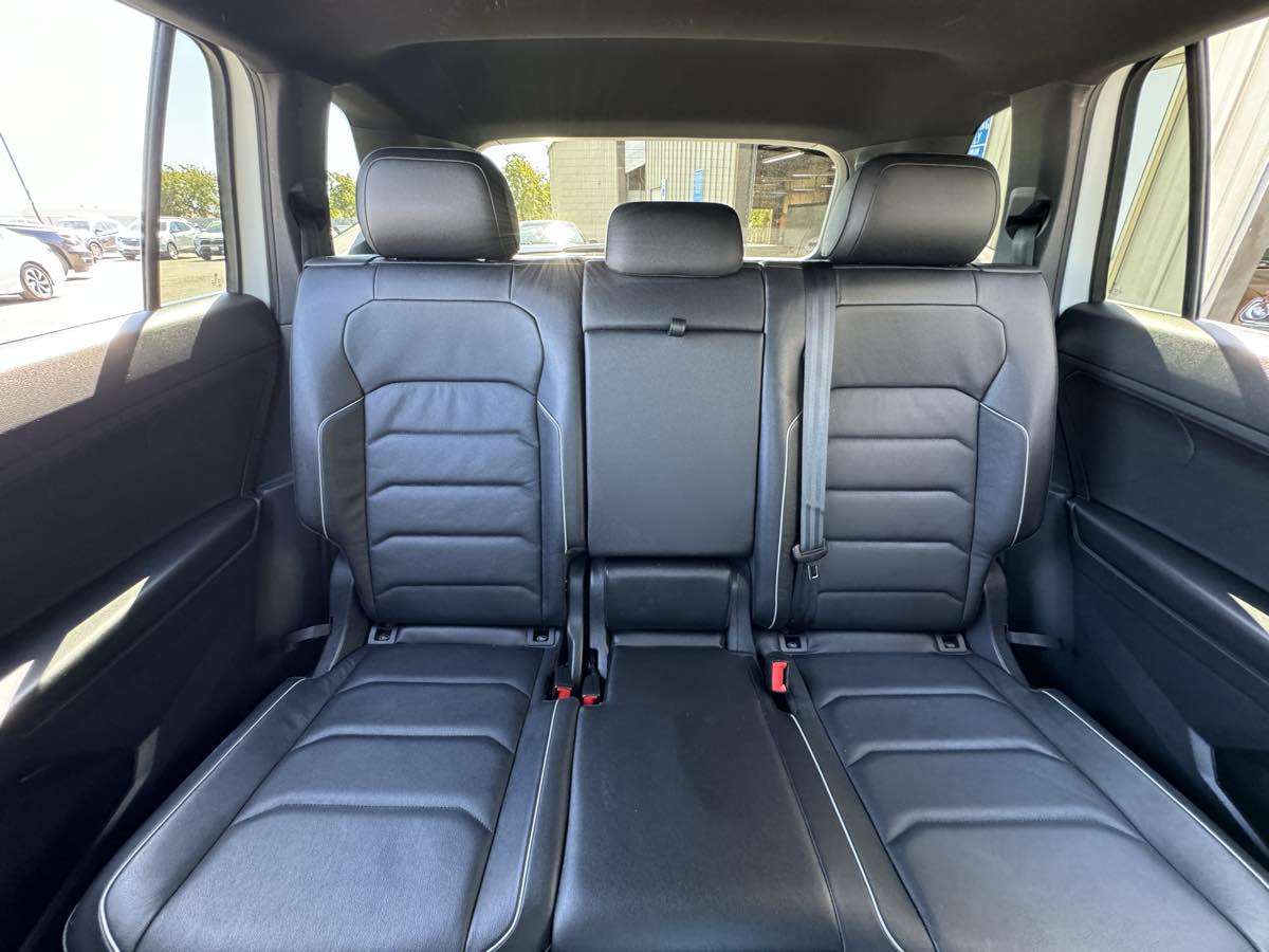 Vehicle image 41 of 48