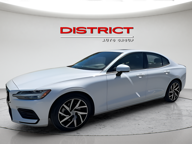 2020 Volvo S60 Momentum Image 1 of 32