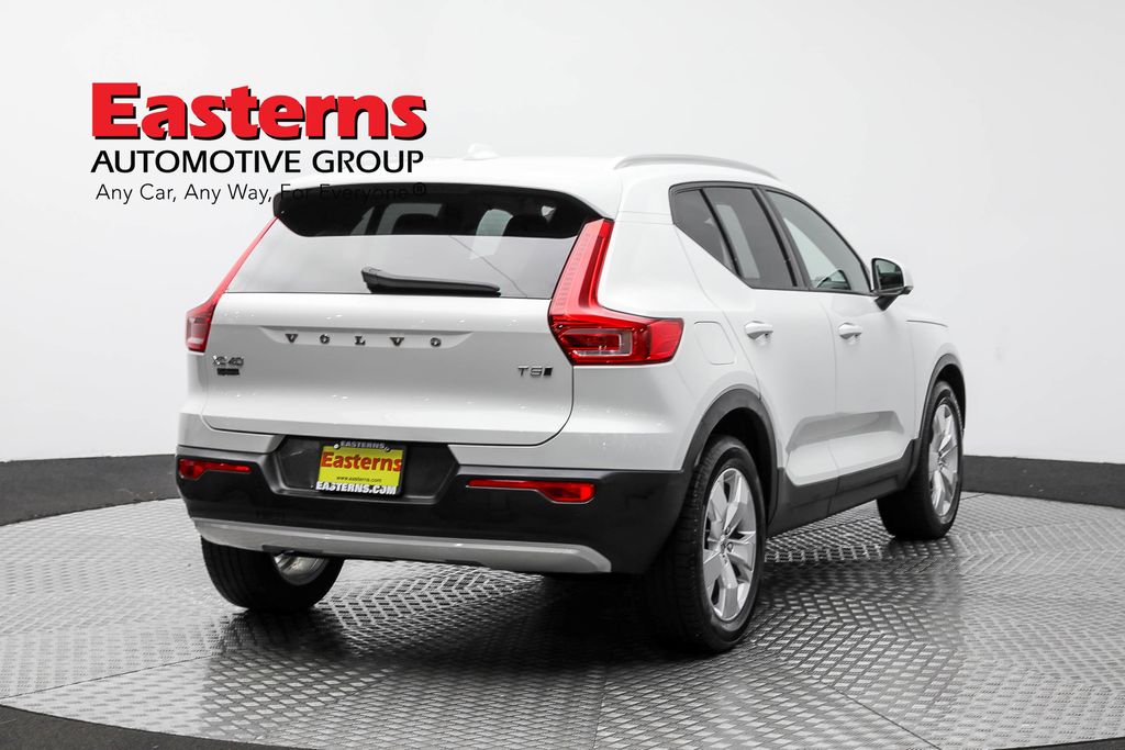 Vehicle image 12 of 61