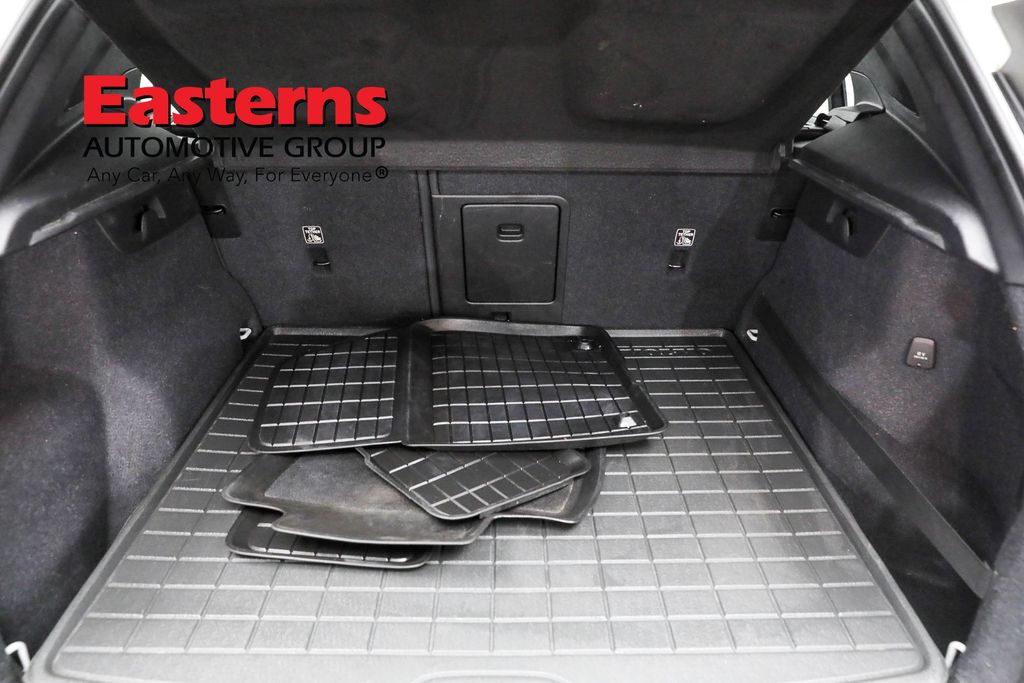 Vehicle image 39 of 61