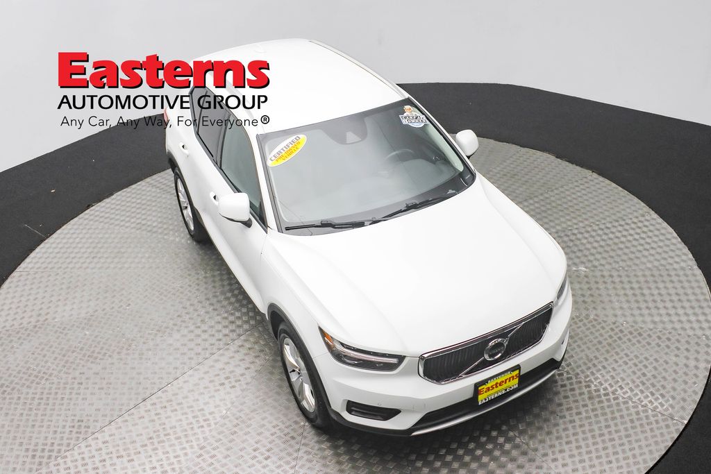 Vehicle image 10 of 61
