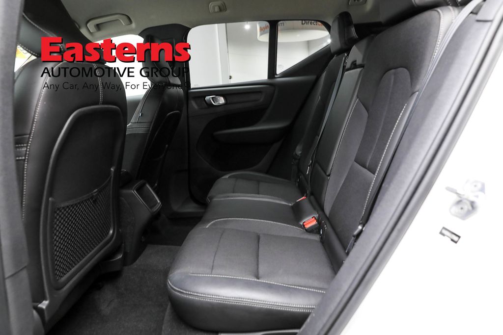 Vehicle image 50 of 61