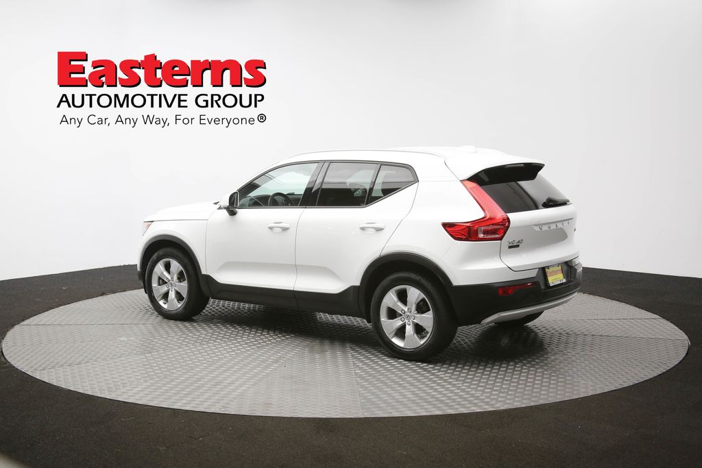 Vehicle image 32 of 61