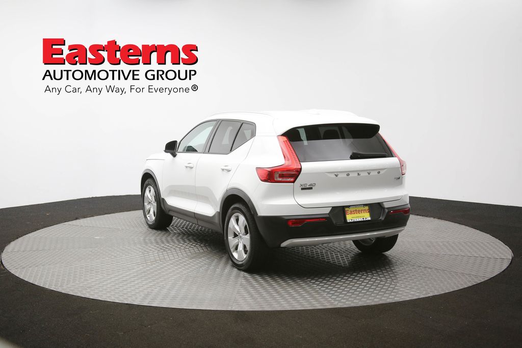 Vehicle image 34 of 61