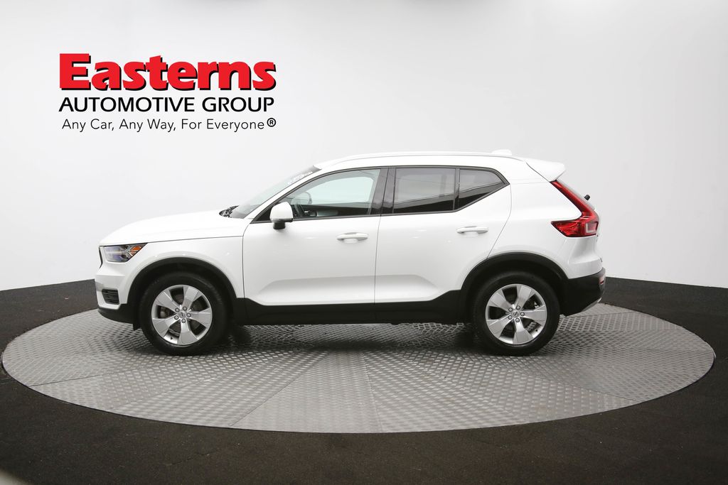 Vehicle image 2 of 61