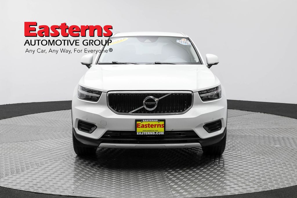 Vehicle image 4 of 61