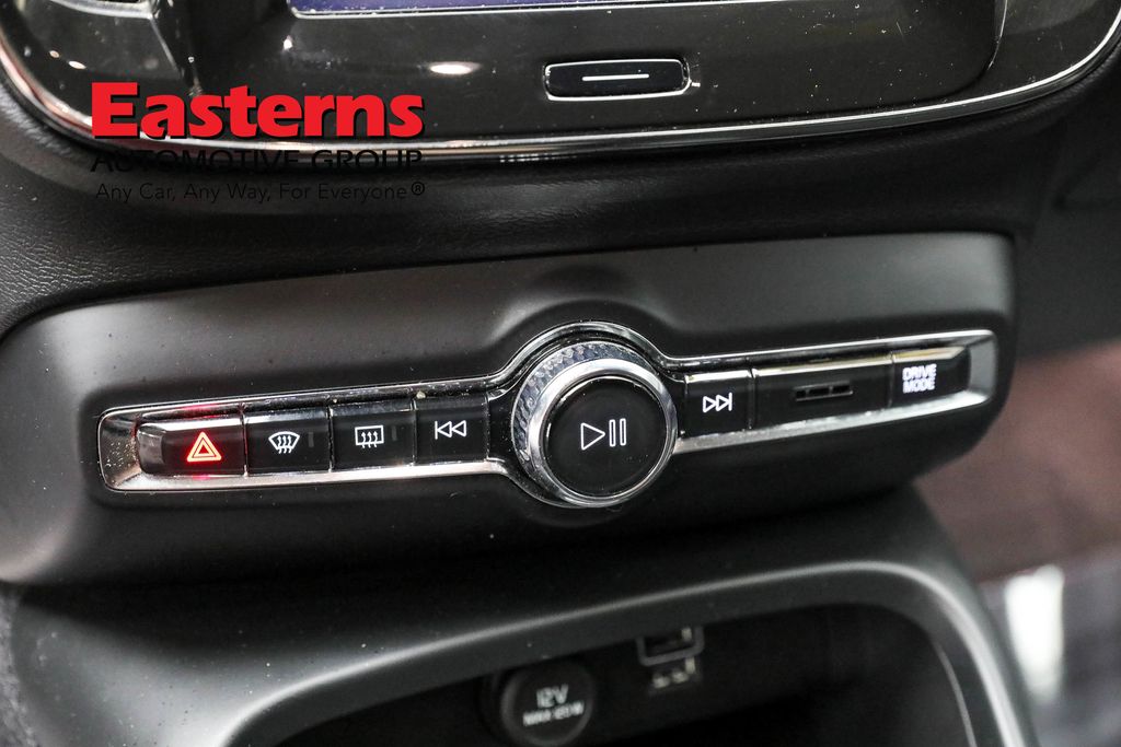 Vehicle image 49 of 61