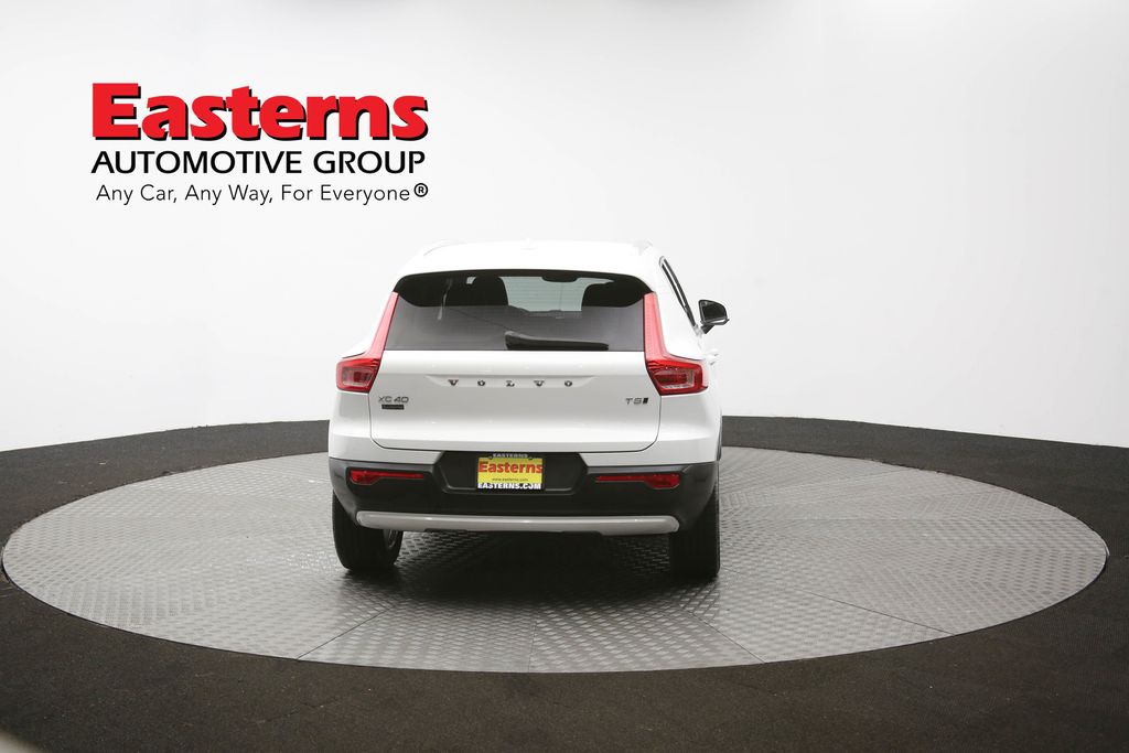 Vehicle image 13 of 61