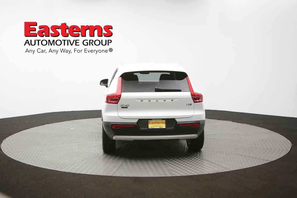 Vehicle image 36 of 61