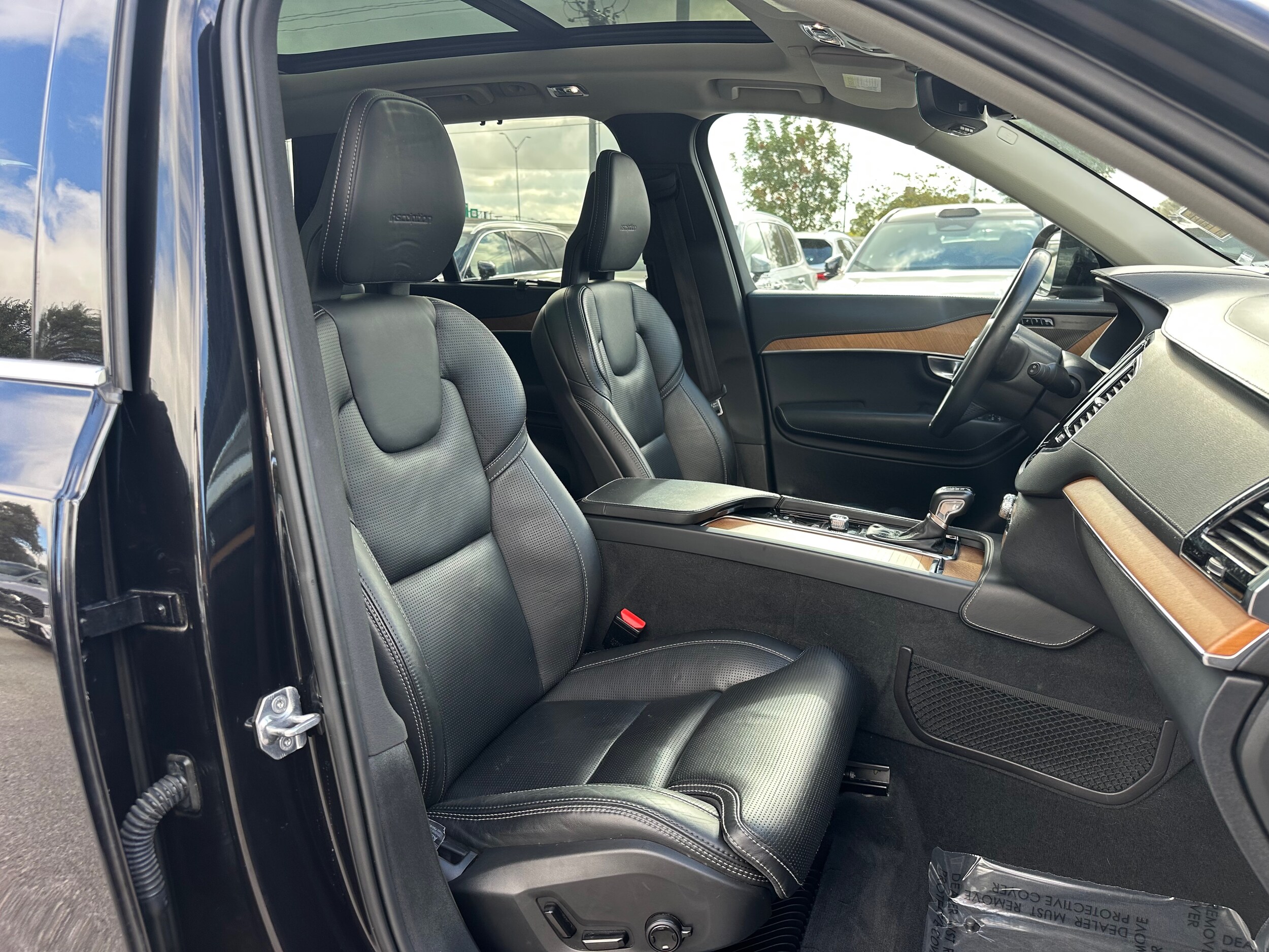 2020 Volvo XC90 Inscription Image 10 of 26